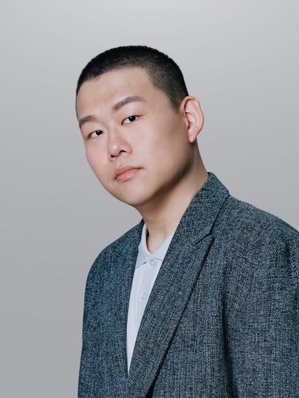 张焱
